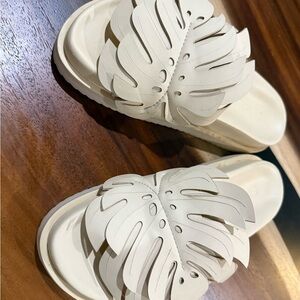 FARM Rio Cream Leaf Slide Sandals